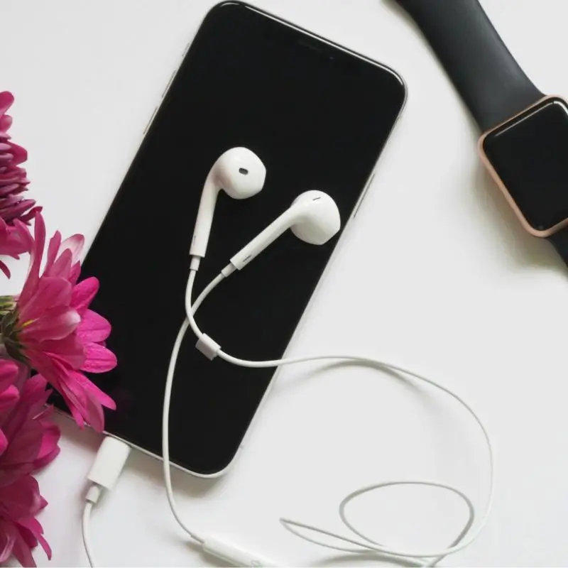 Vários gadgets tecnológicos e produtos inovadores, representando a categoria Achadinhos do site Vitosa.