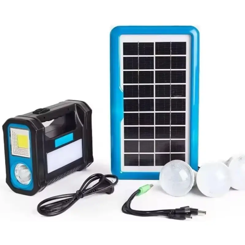 Kit de bateria portátil com painel solar azul, lanterna tática preta e 3 lâmpadas LED brancas, solução de iluminação e recarga para acampamento.